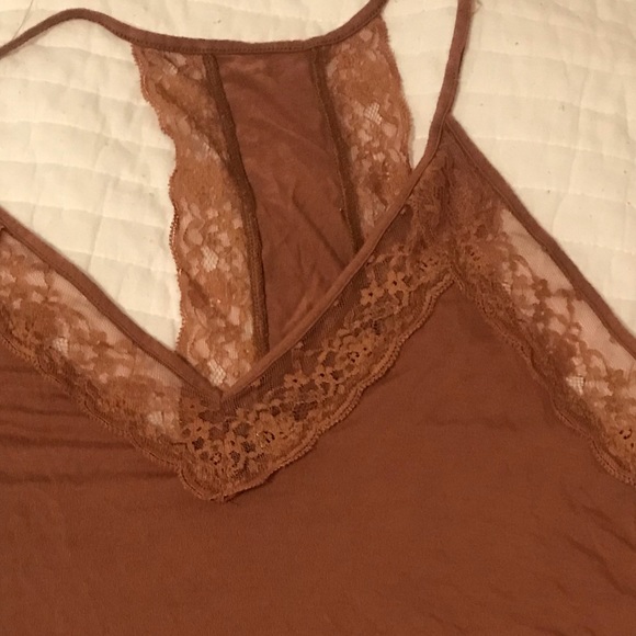 Tank with lace embroidered - Picture 2 of 3